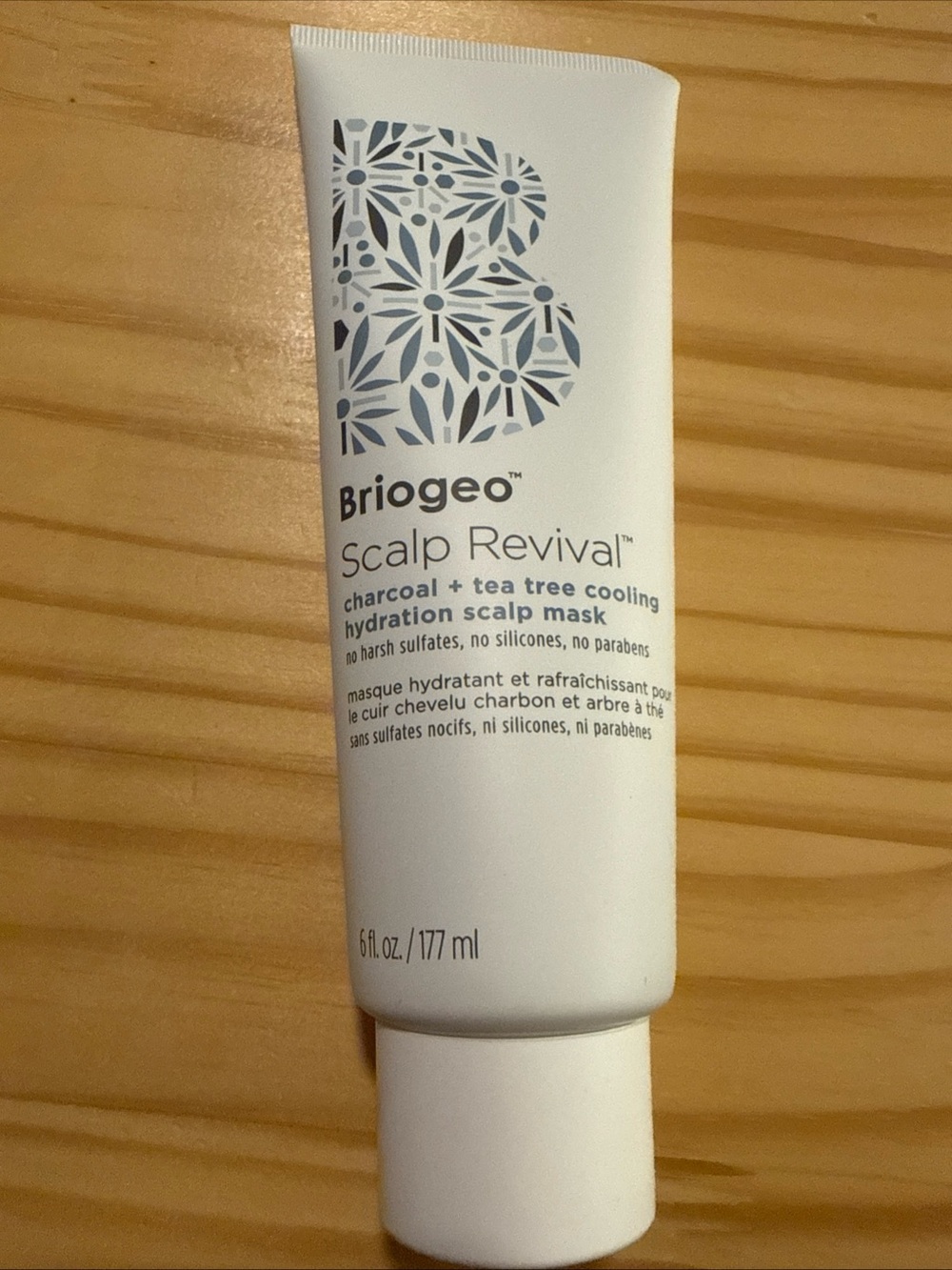 Briogeo Cooling Hydration Scalp Mask - White with Blue Accents